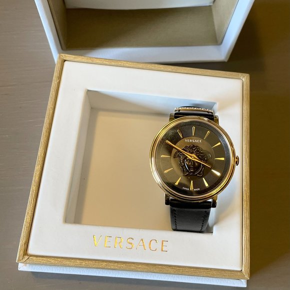 Versace Women's V-Circle Medusa Watch - Picture 2 of 7